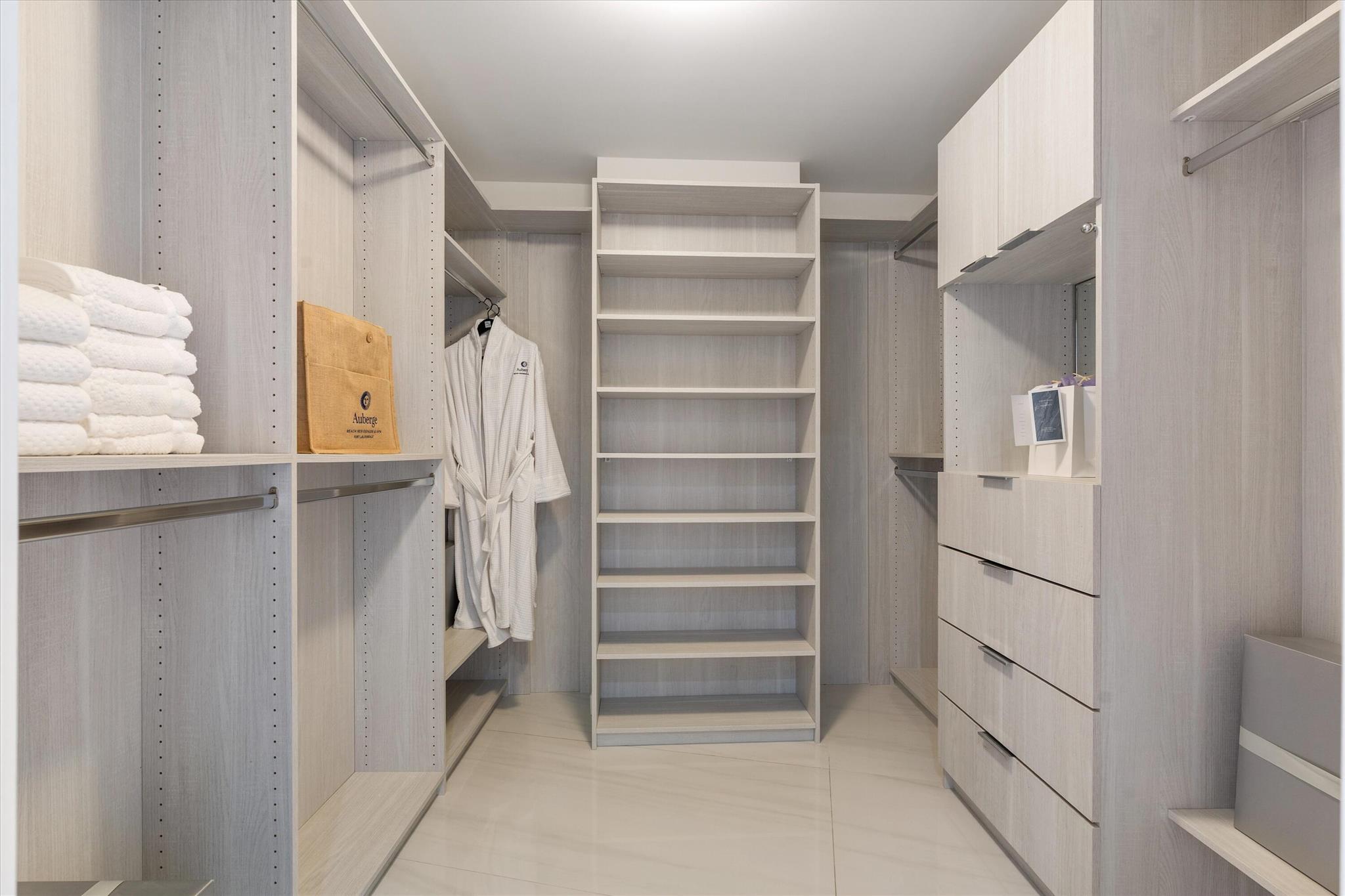 AUBERGE BEACH RESIDENCES - Residential