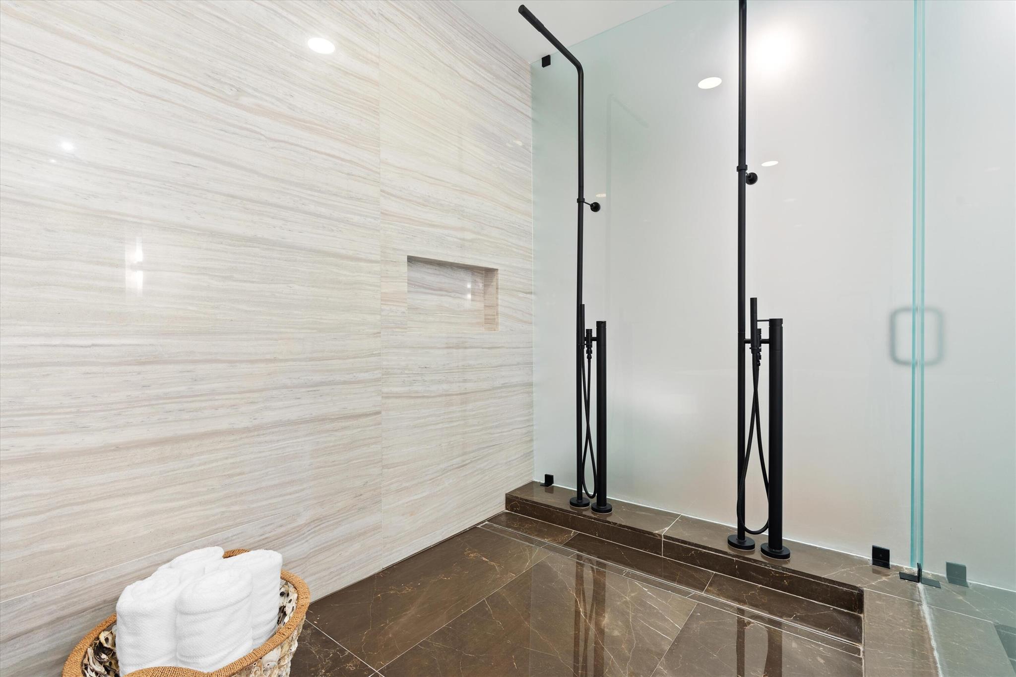 AUBERGE BEACH RESIDENCES - Residential