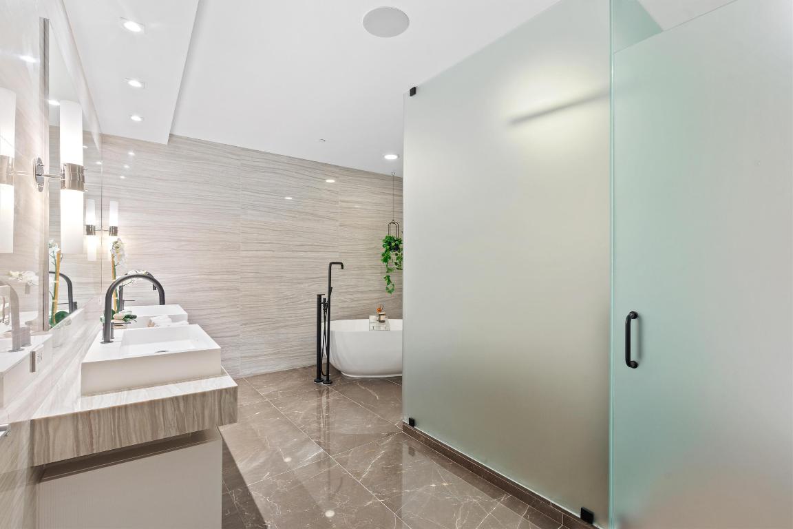 AUBERGE BEACH RESIDENCES - Residential