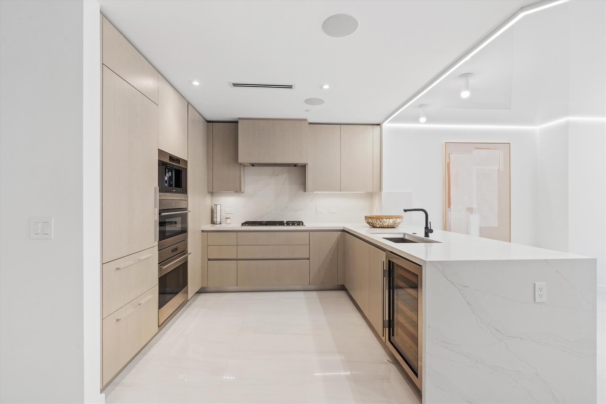 AUBERGE BEACH RESIDENCES - Residential