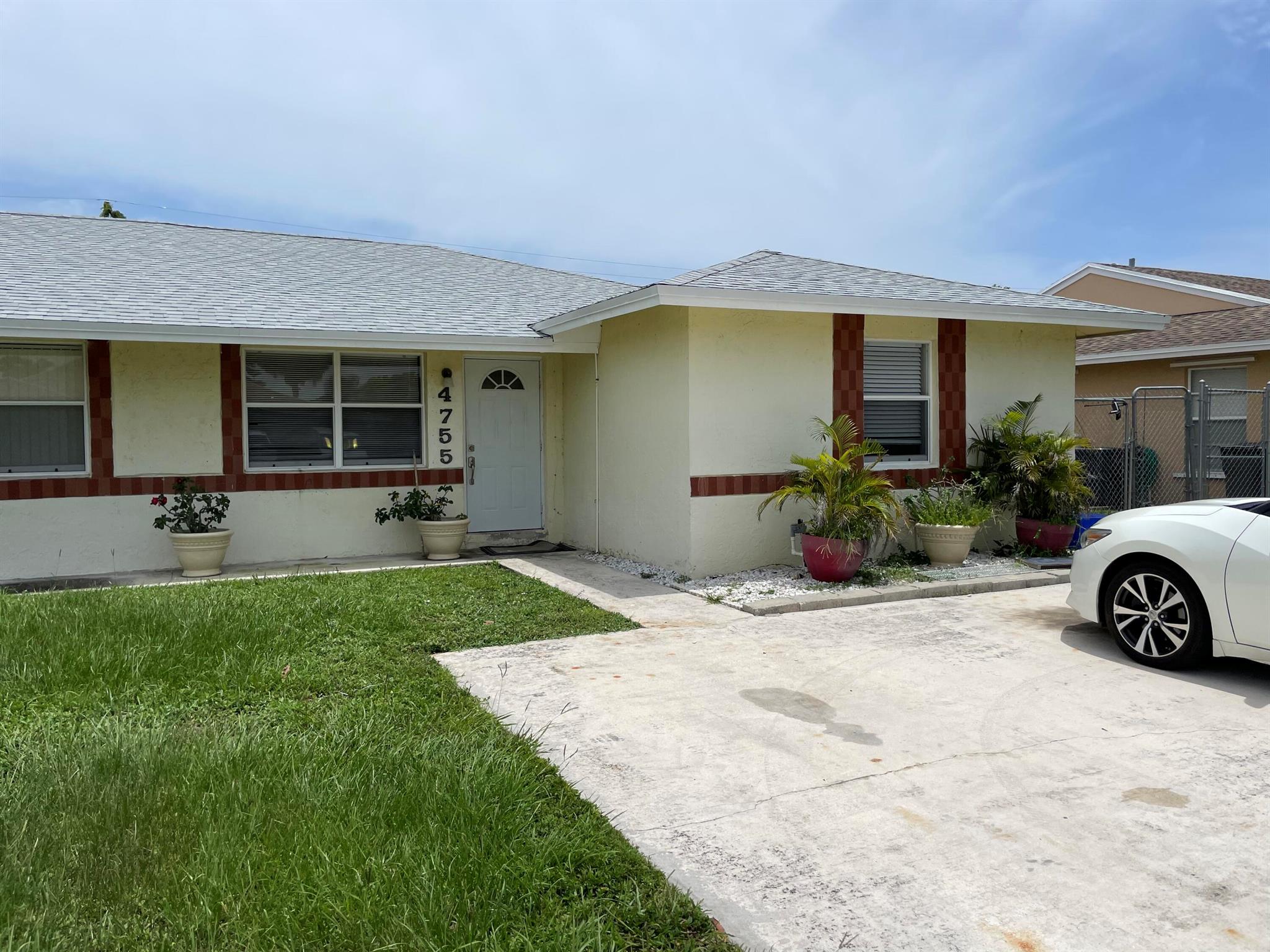 Welcome to 4755 Arthur St., a freshly upgraded home! This single-story unit has 3 bedrooms, 2 bathrooms, and a spacious layout. It features a fenced-in backyard, screened patio, and newly painted walls with new ceramic flooring throughout. The kitchen is fully equipped and there's an extra den for added flexibility. With in-unit laundry, parking for 2 cars, and pet-friendly policies, this is a convenient and comfortable home. Available for move-in starting July 1, 2023. Don't miss out on this upgraded residence!