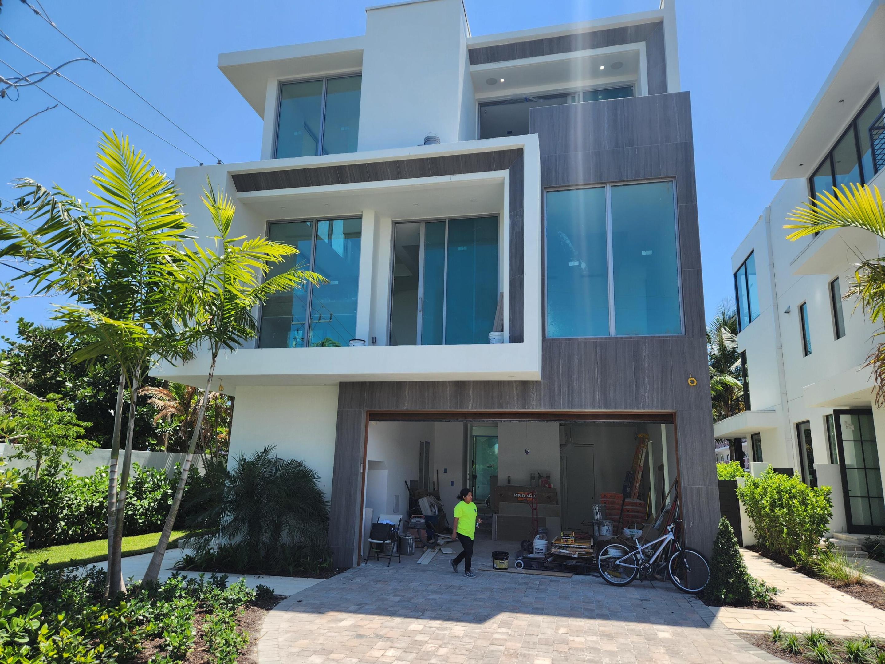 ESTATES AT OCEAN DELRAY - Residential