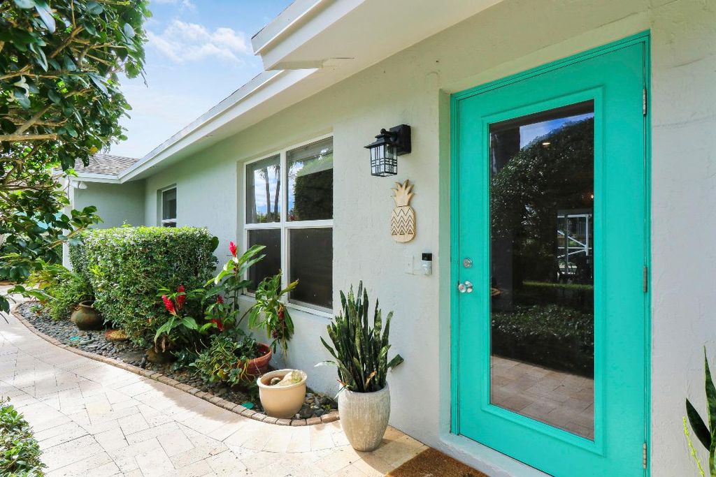 Photo of 14313 Evelyn Drive, Palm Beach Gardens, FL 33410 (MLS # R10953106)