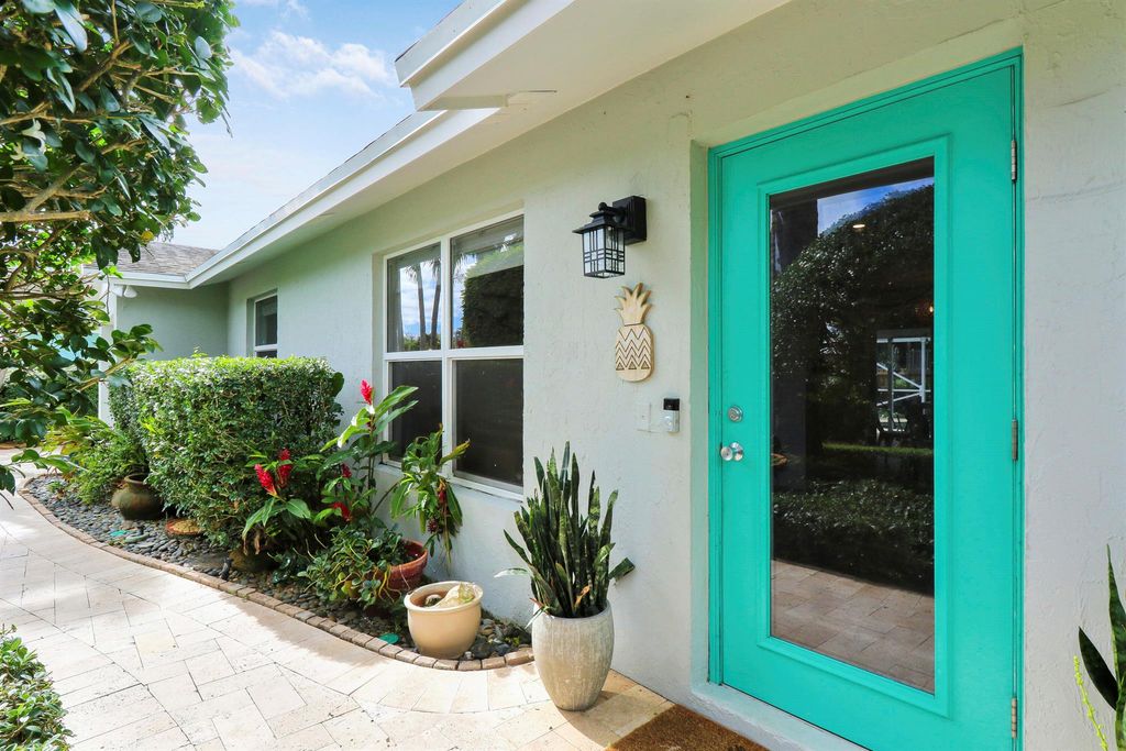 Photo of 14313 Evelyn Drive, Palm Beach Gardens, FL 33410 (MLS # R10953106)