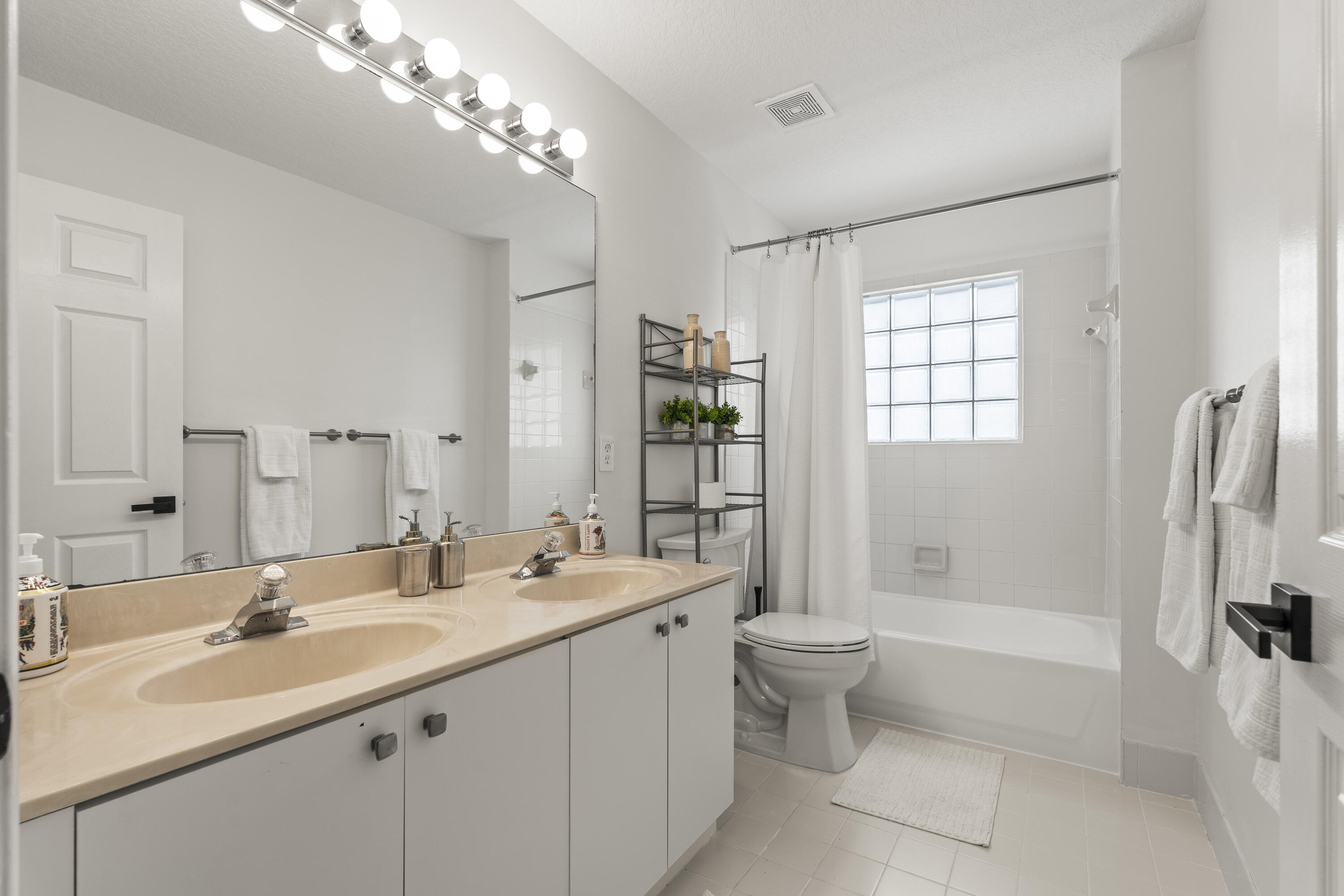 ORANGE GROVE EST - Residential Lease