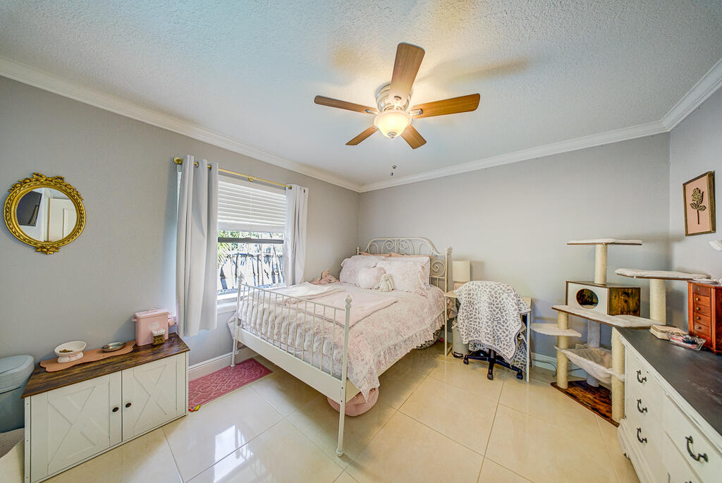 GREENVIEW SHORES 1 OF WELLINGTON - Residential