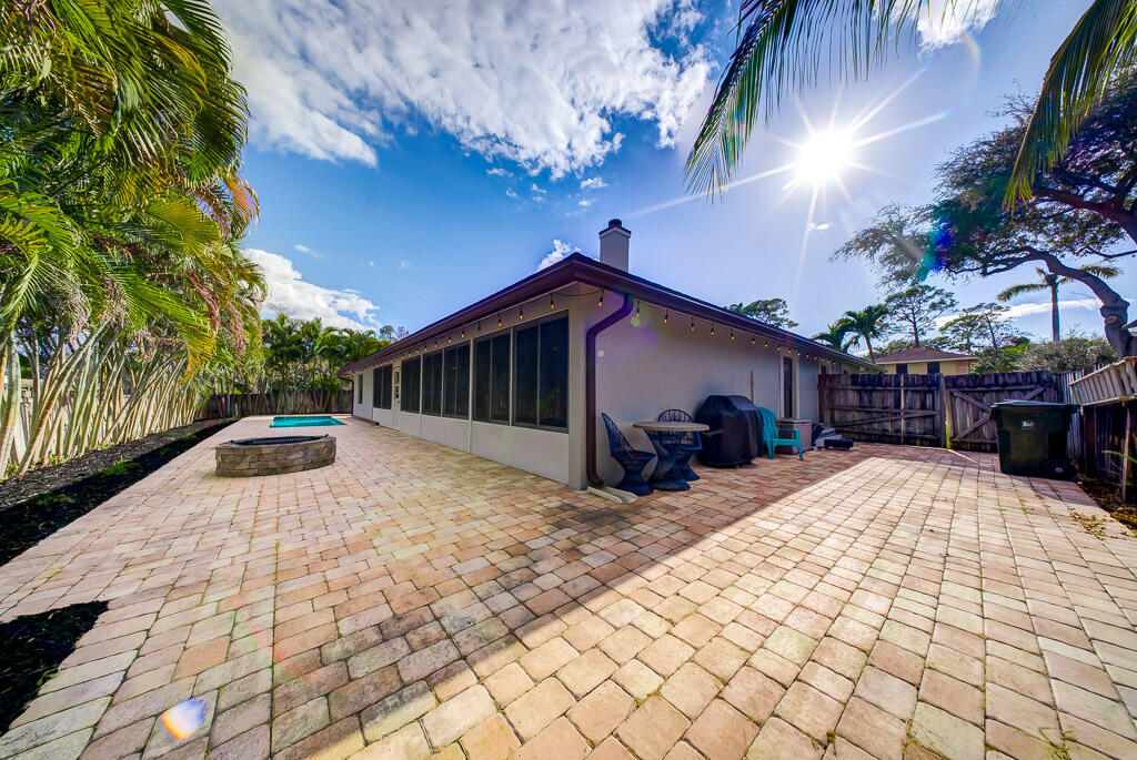 GREENVIEW SHORES 1 OF WELLINGTON - Residential