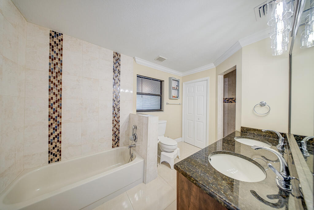 GREENVIEW SHORES 1 OF WELLINGTON - Residential