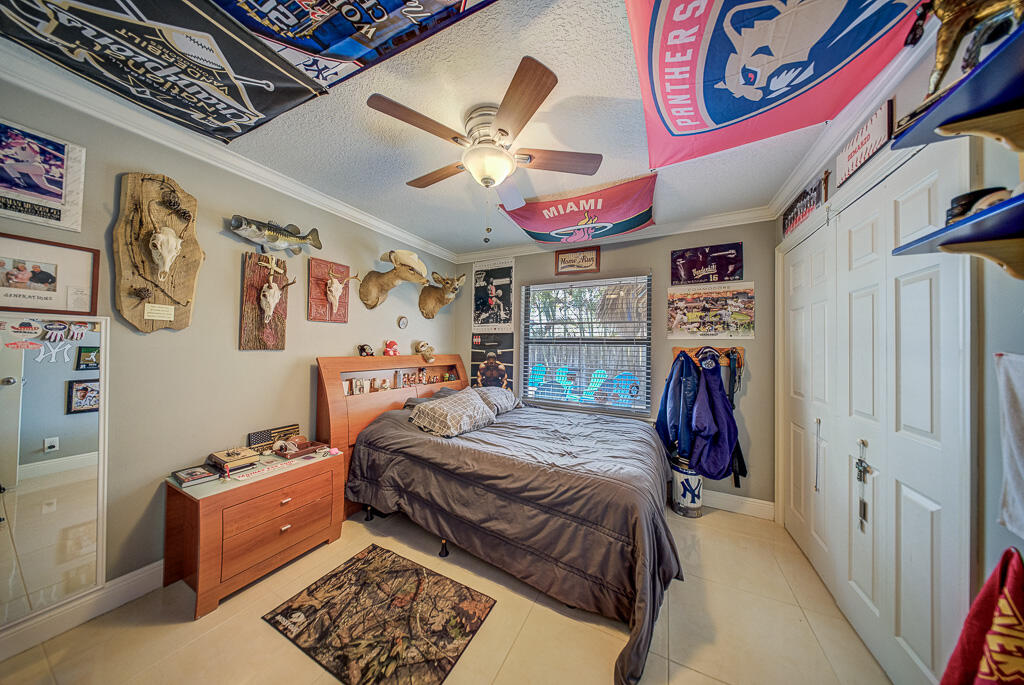 GREENVIEW SHORES 1 OF WELLINGTON - Residential