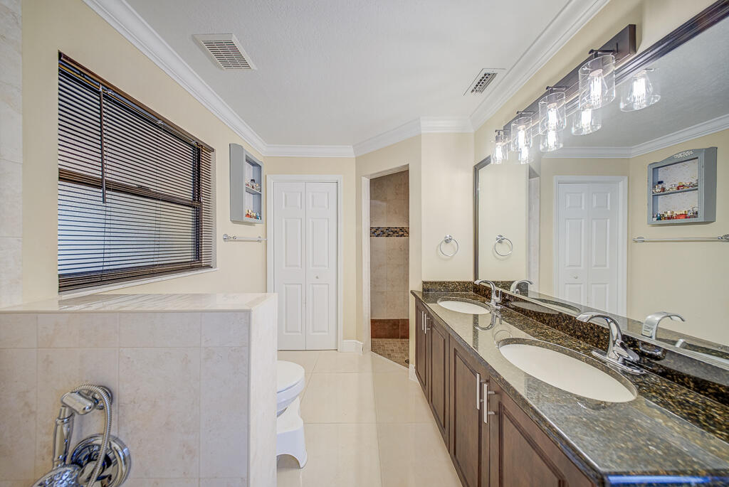 GREENVIEW SHORES 1 OF WELLINGTON - Residential