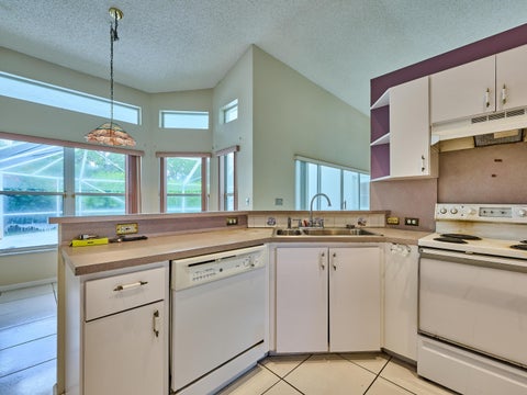 Tiny photo for 4610 NW 100th Way, Coral Springs, FL 33076 (MLS # B26043470)