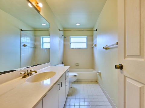 Tiny photo for 4610 NW 100th Way, Coral Springs, FL 33076 (MLS # B26043470)