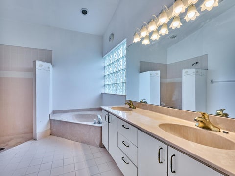 Tiny photo for 4610 NW 100th Way, Coral Springs, FL 33076 (MLS # B26043470)