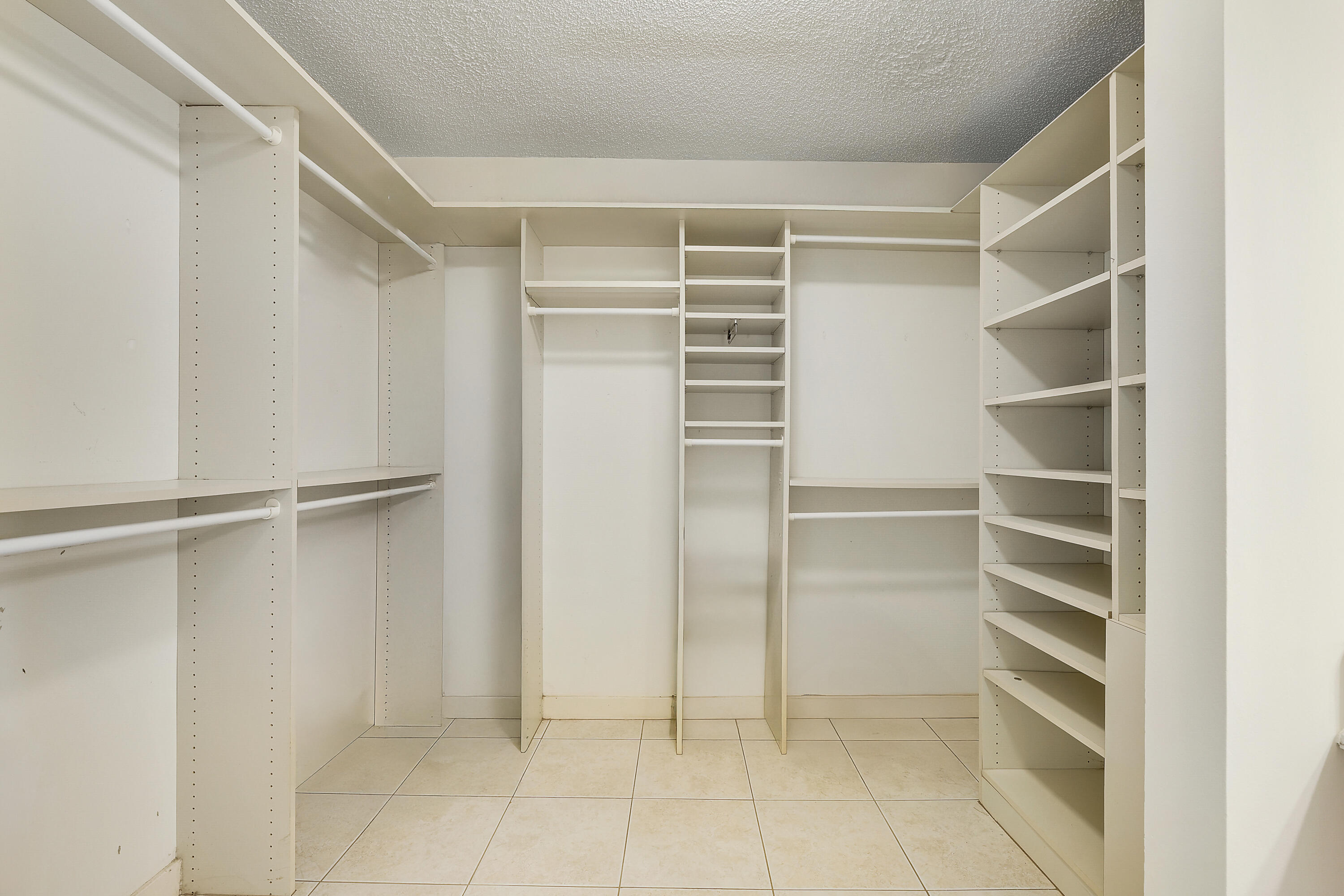 GOLF VILLAS CONDO - Residential