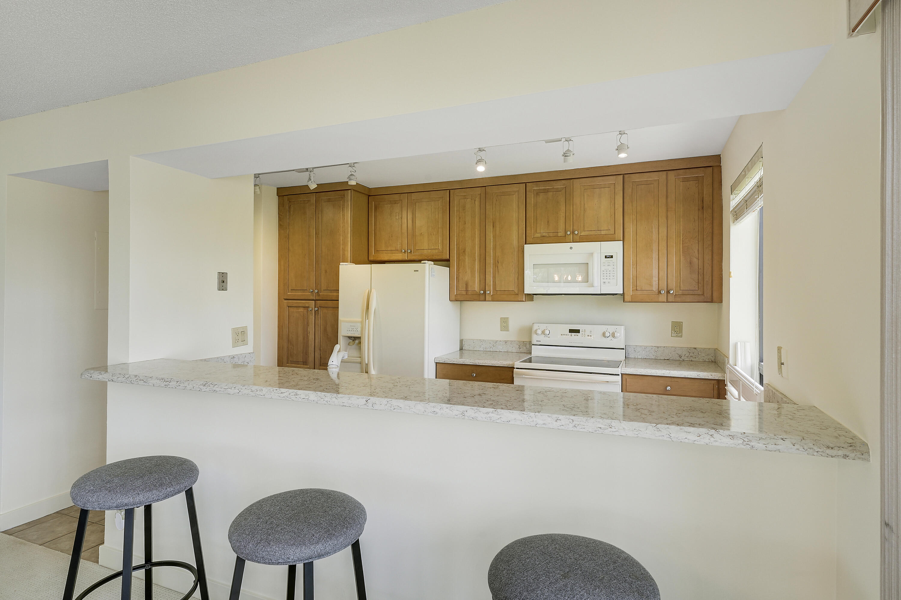 GOLF VILLAS CONDO - Residential