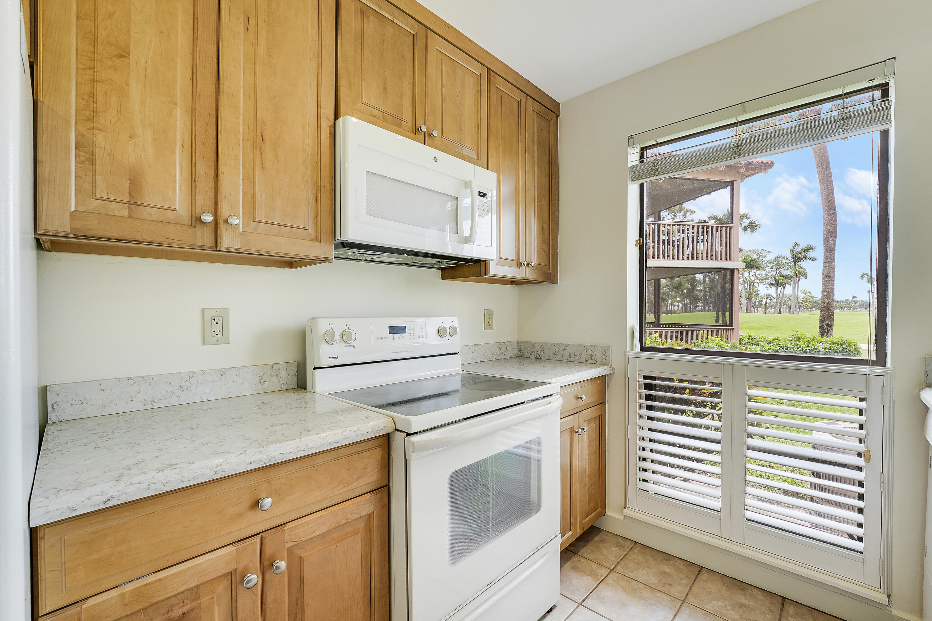 GOLF VILLAS CONDO - Residential