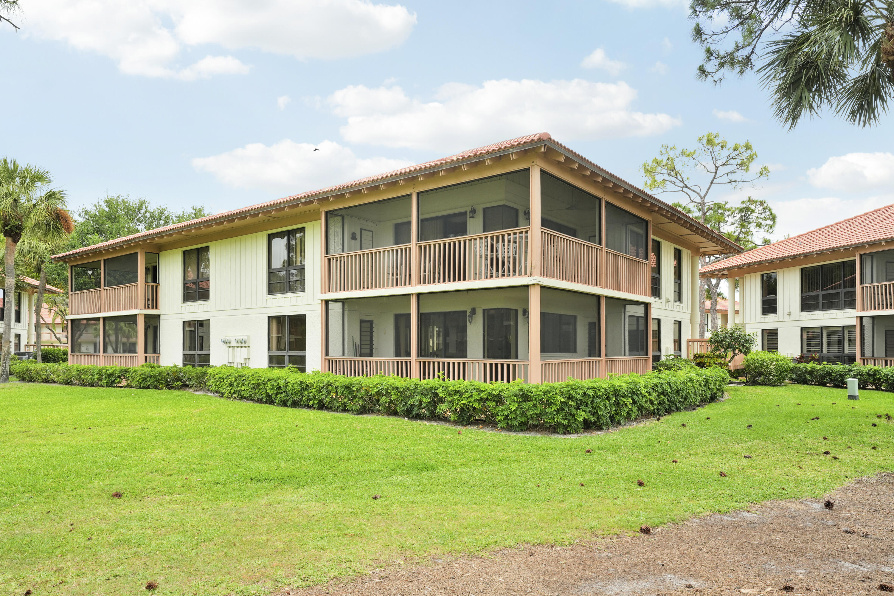 GOLF VILLAS CONDO - Residential