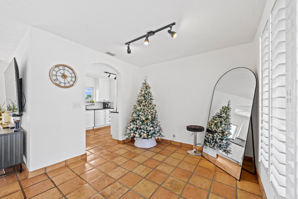 POMPANO ISLES - Residential