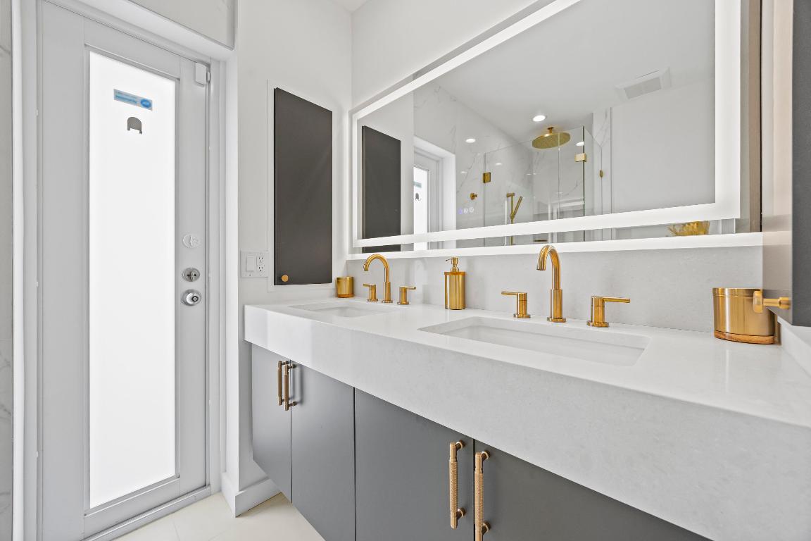 POMPANO ISLES - Residential