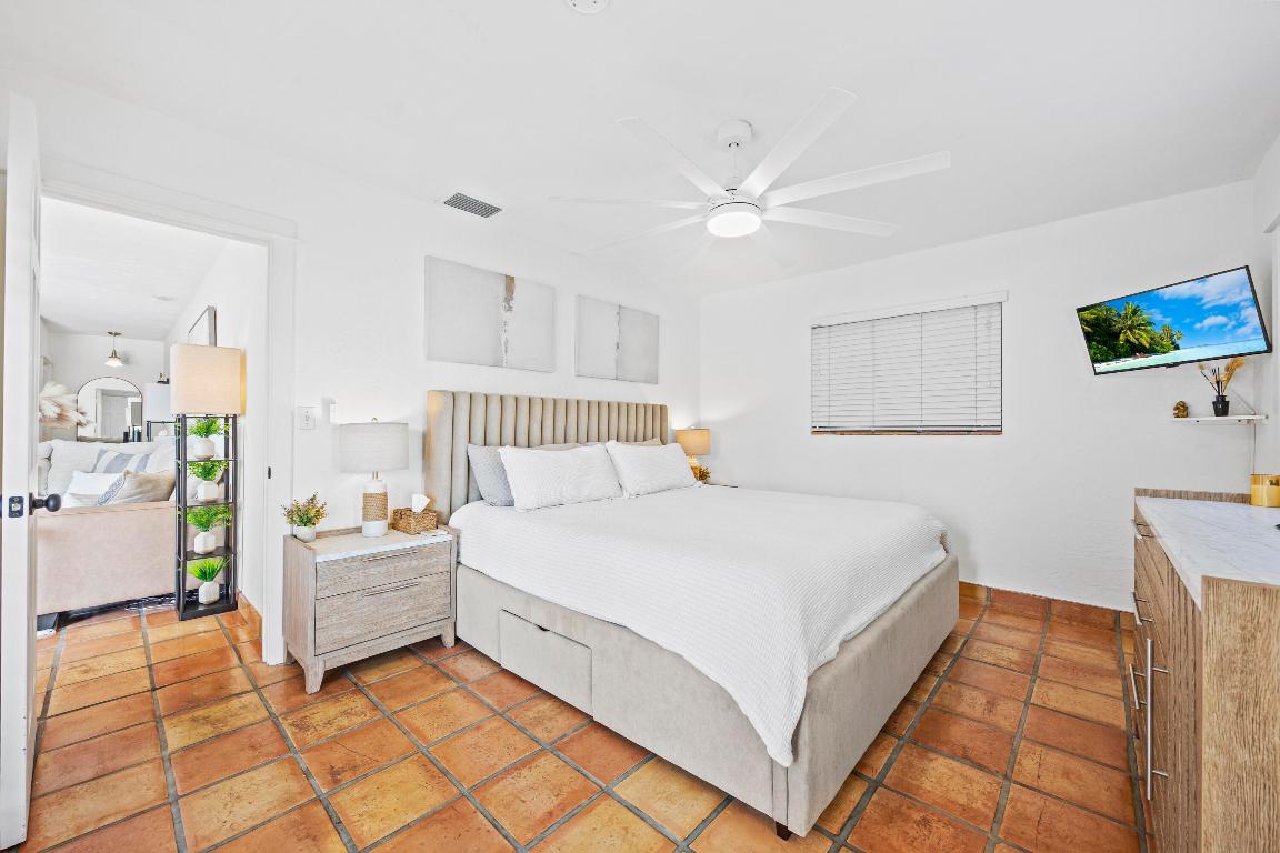 POMPANO ISLES - Residential