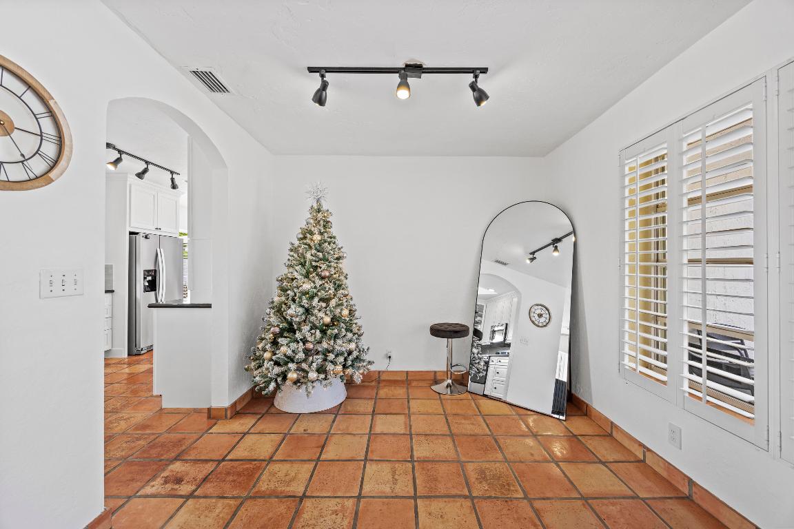 POMPANO ISLES - Residential