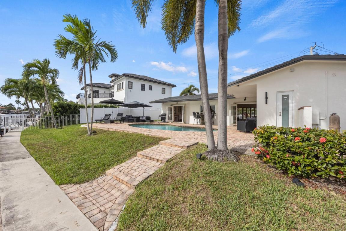 POMPANO ISLES - Residential