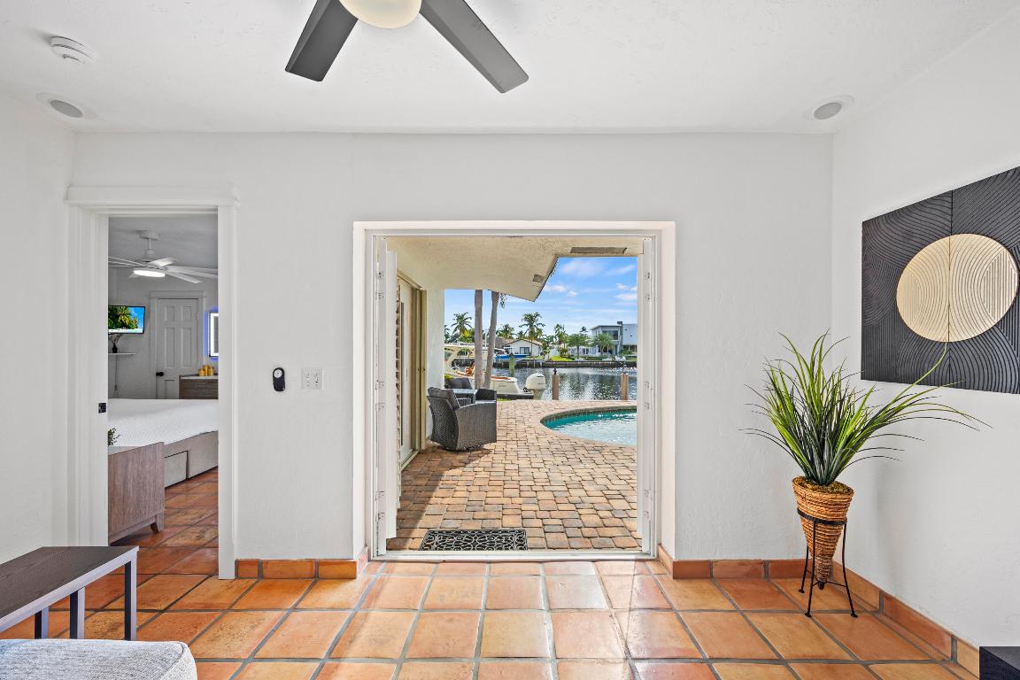 POMPANO ISLES - Residential