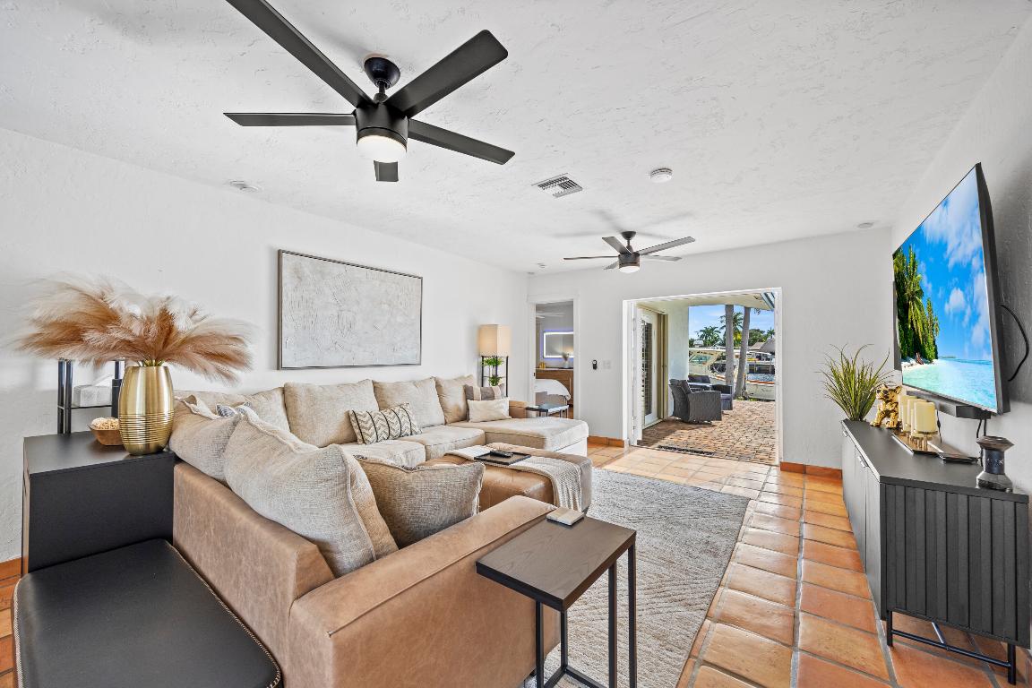 POMPANO ISLES - Residential