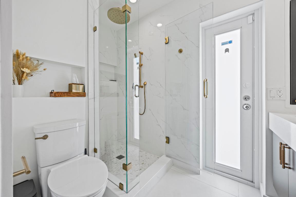 POMPANO ISLES - Residential