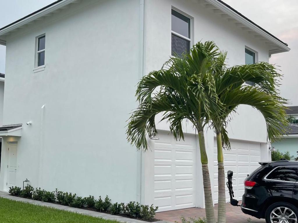 ALTON NEIGHBORHOOD 1 - Residential Lease