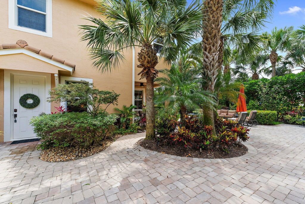 Photo of 4851 Cadiz Circle, Palm Beach Gardens, FL 33418 (MLS # R11079428)