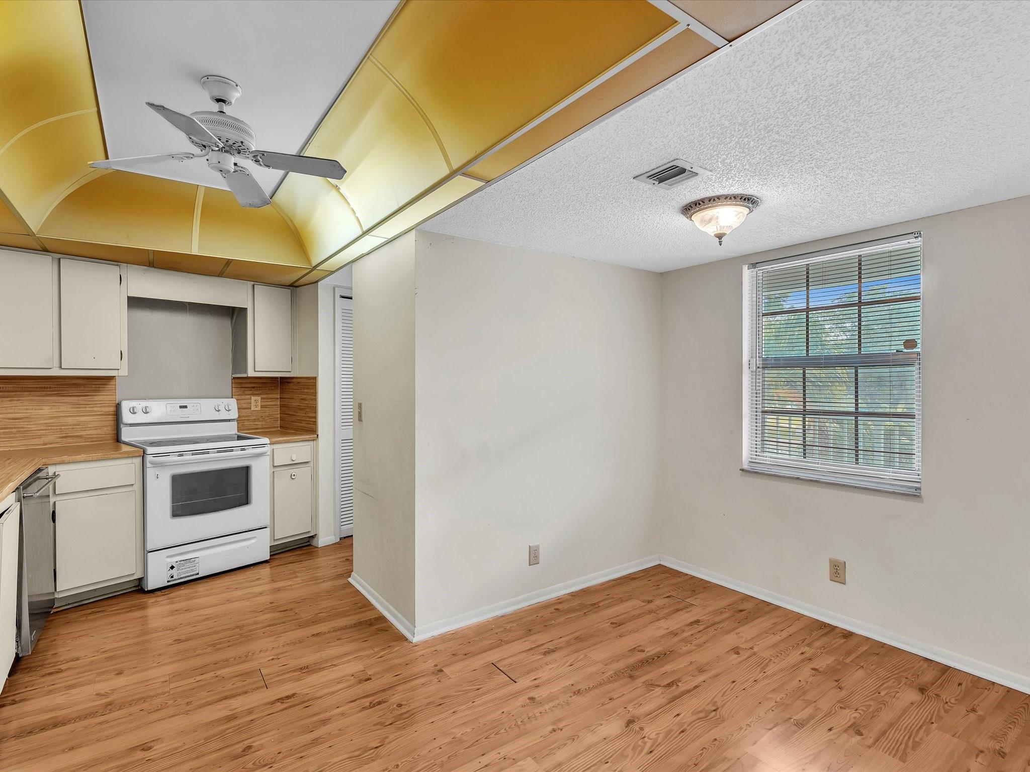 PALM AIRE - Residential