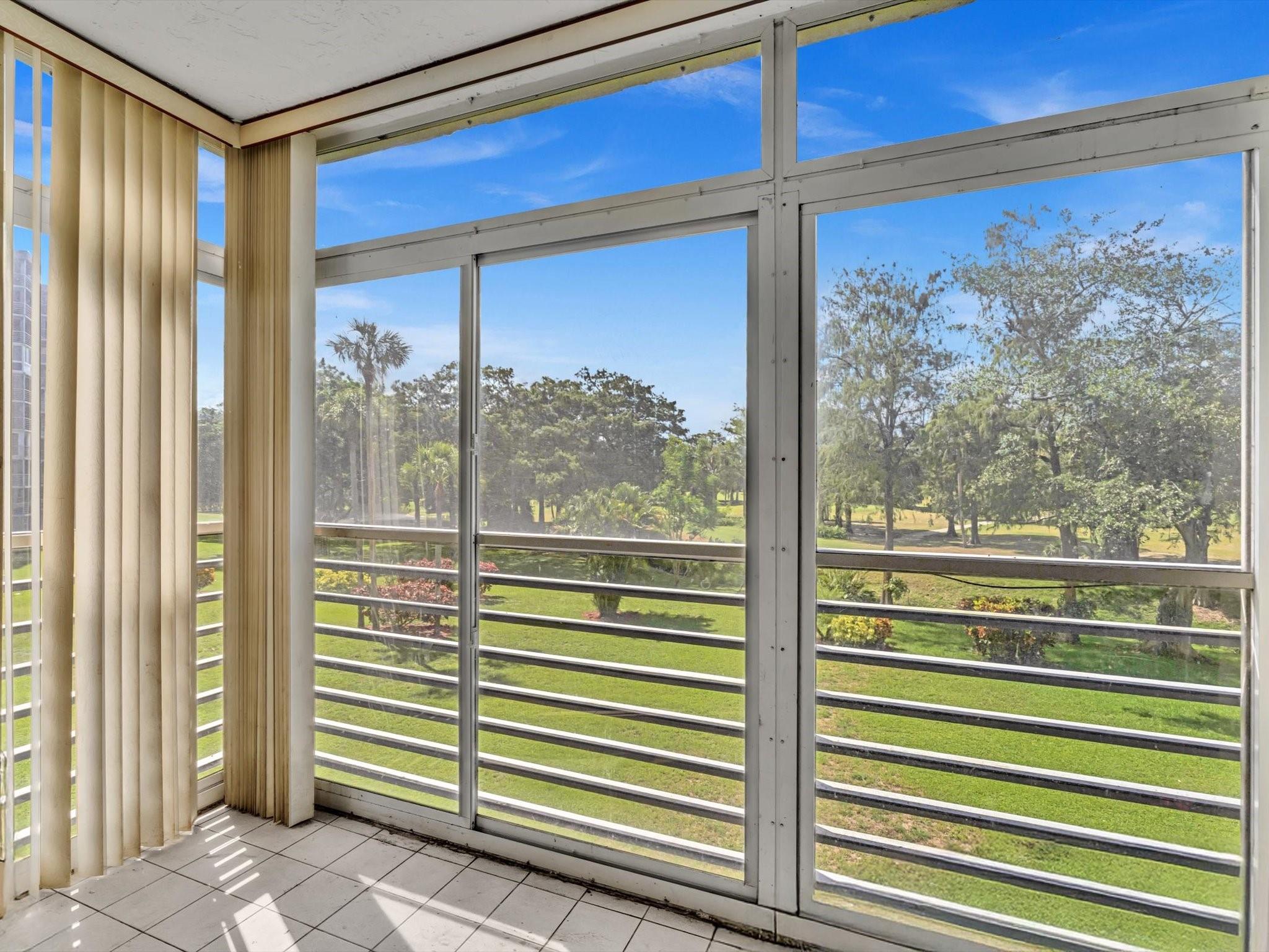 PALM AIRE - Residential