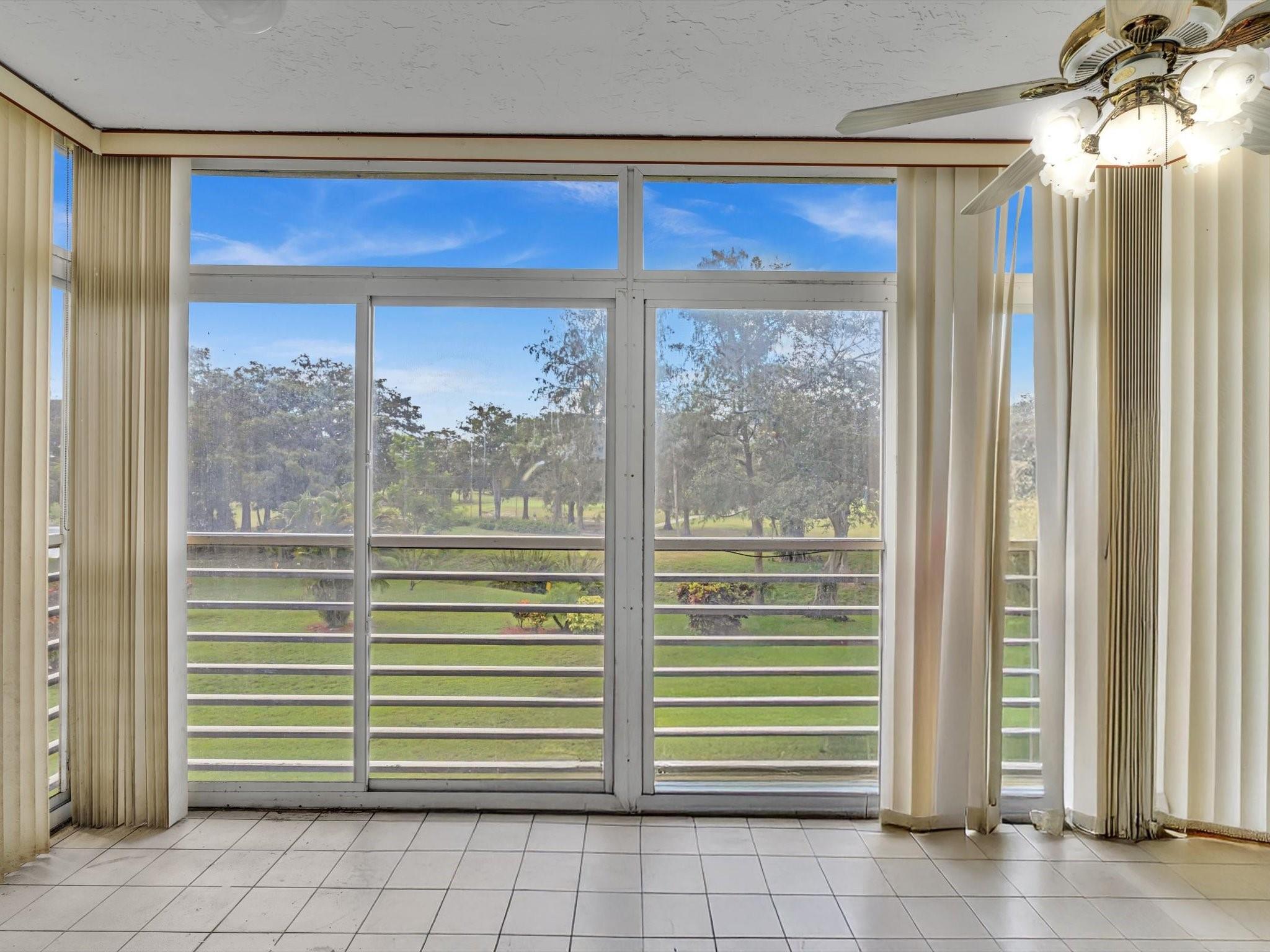 PALM AIRE - Residential