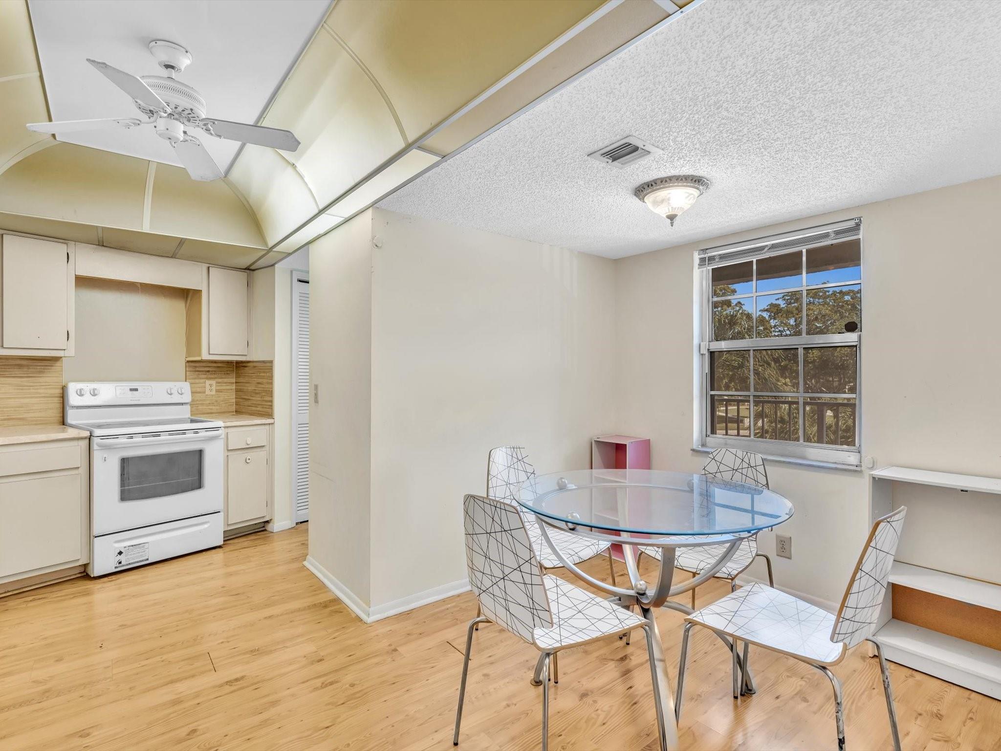 PALM AIRE - Residential