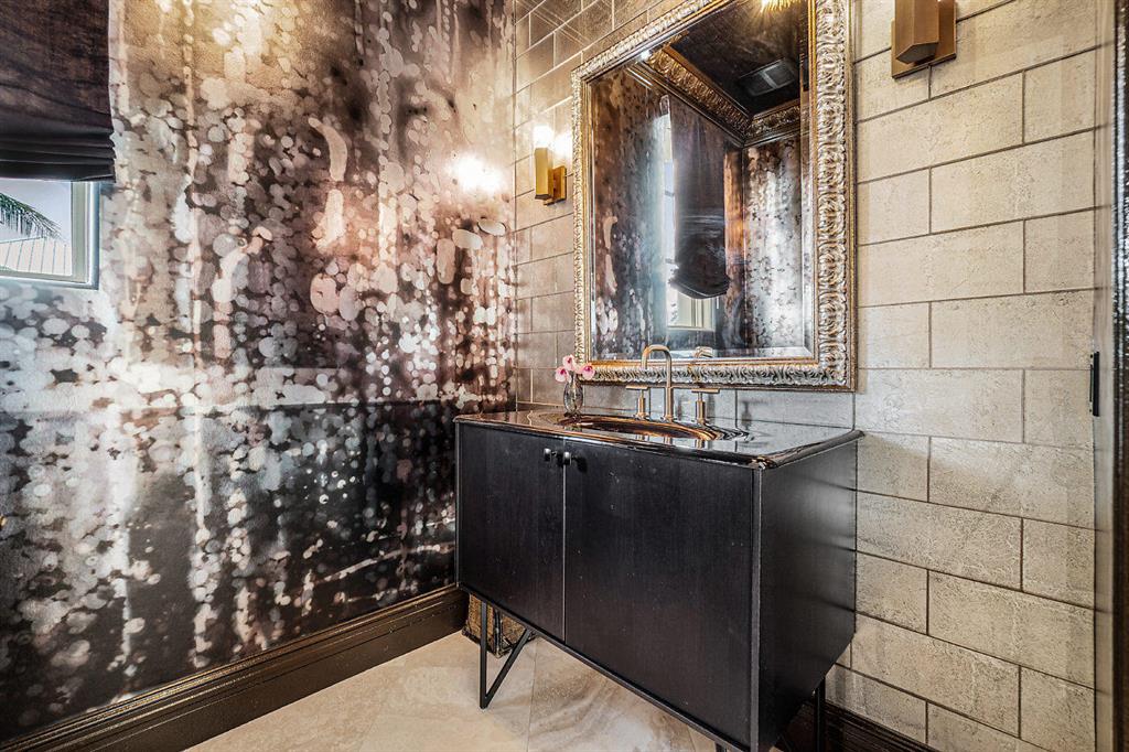 BEACH SHORES - Residential