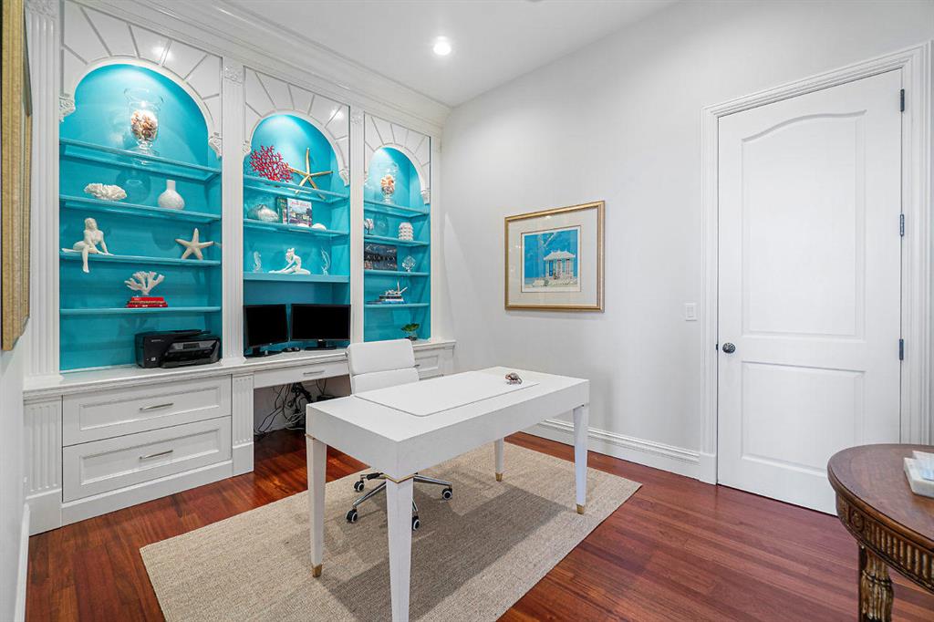 BEACH SHORES - Residential