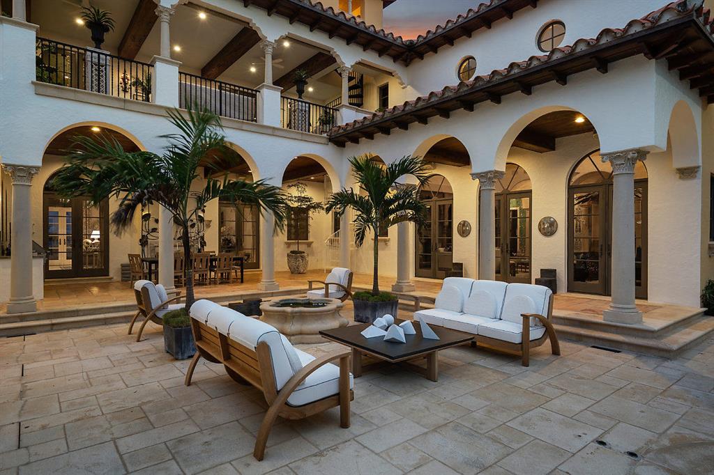 BEACH SHORES - Residential