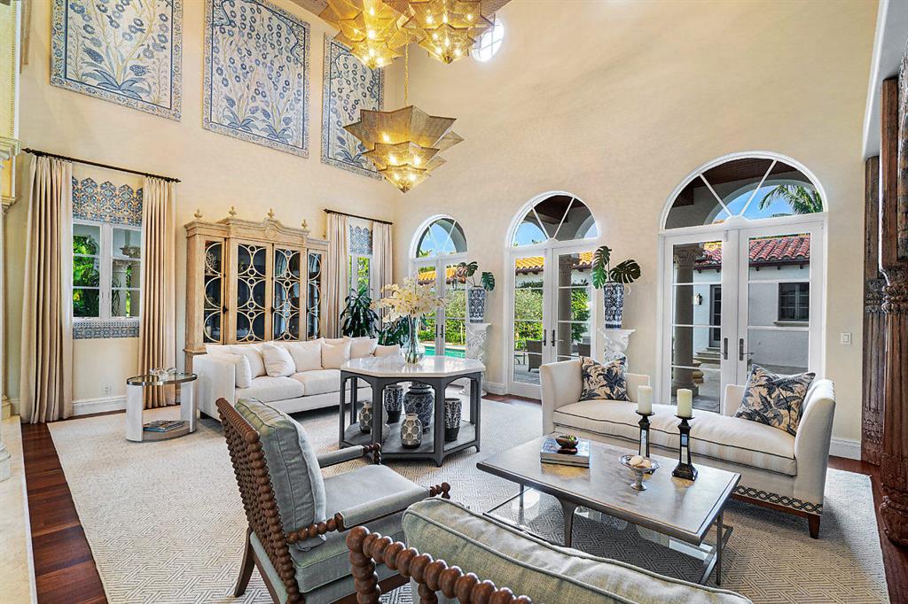 BEACH SHORES - Residential