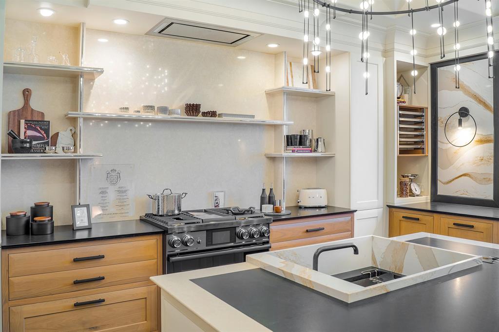 BEACH SHORES - Residential