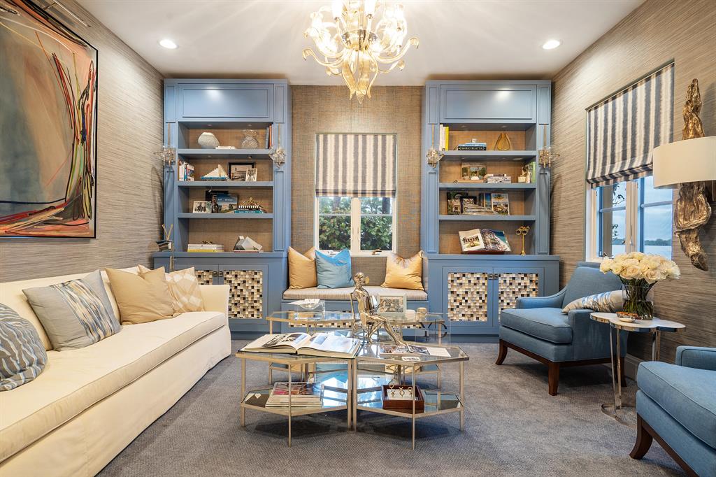 BEACH SHORES - Residential