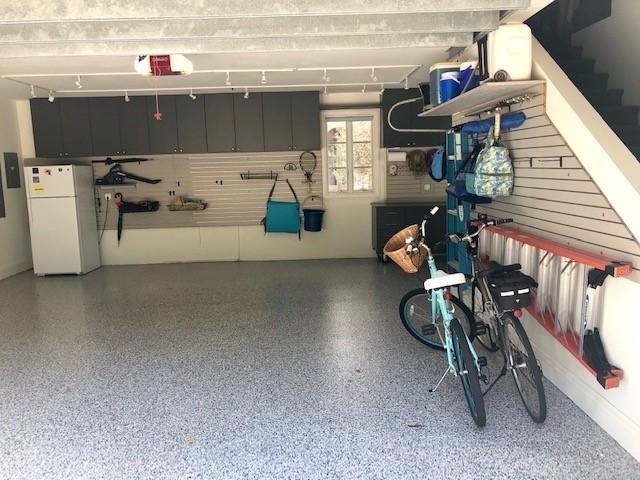 BEACH SHORES - Residential