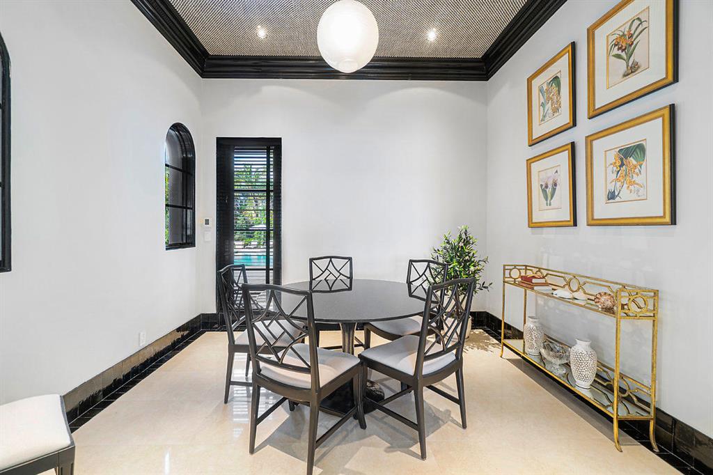 BEACH SHORES - Residential