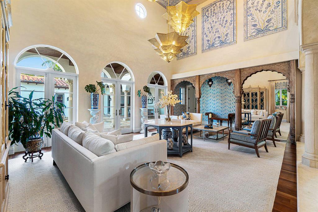 BEACH SHORES - Residential