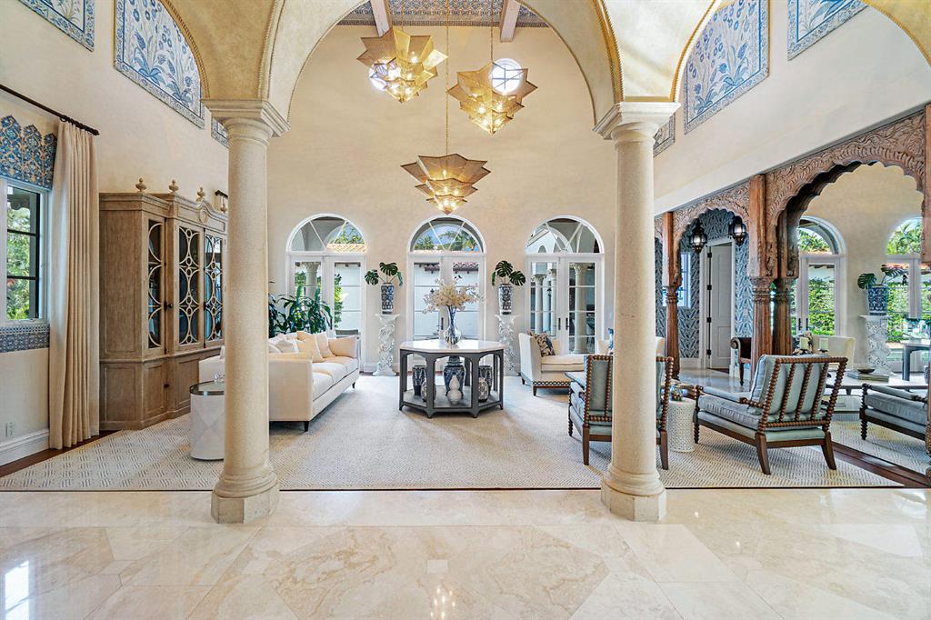 BEACH SHORES - Residential