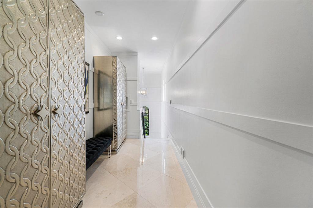 BEACH SHORES - Residential