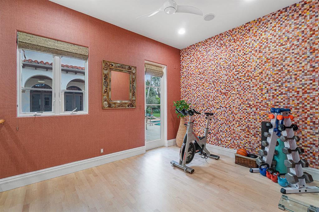 BEACH SHORES - Residential