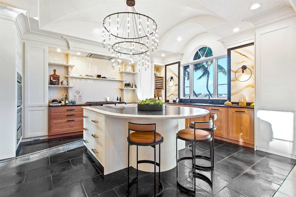 BEACH SHORES - Residential