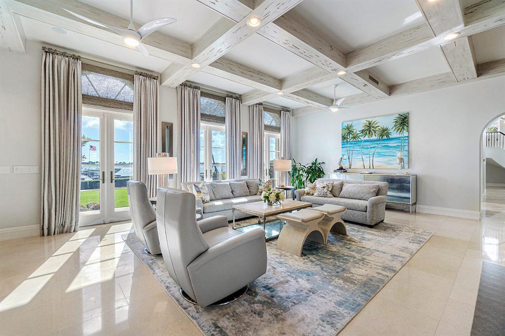 BEACH SHORES - Residential