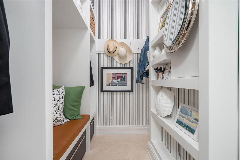 BEACH SHORES - Residential